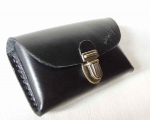Pochette en cuir noir pour téléphone