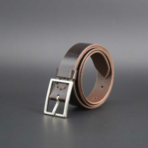 Ceinture fine en cuir marron foncé avec boucle carrée "Yannick"