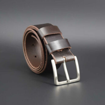 Ceintures marron foncé en cuir