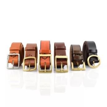 Ceintures en cuir de différents marron